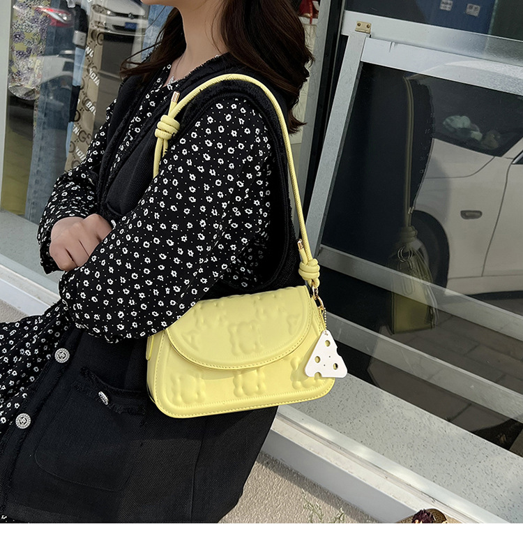 2022 Printemps Nouveau Mode Solide Couleur Aisselles Épaule Simple Messenger Sac display picture 3