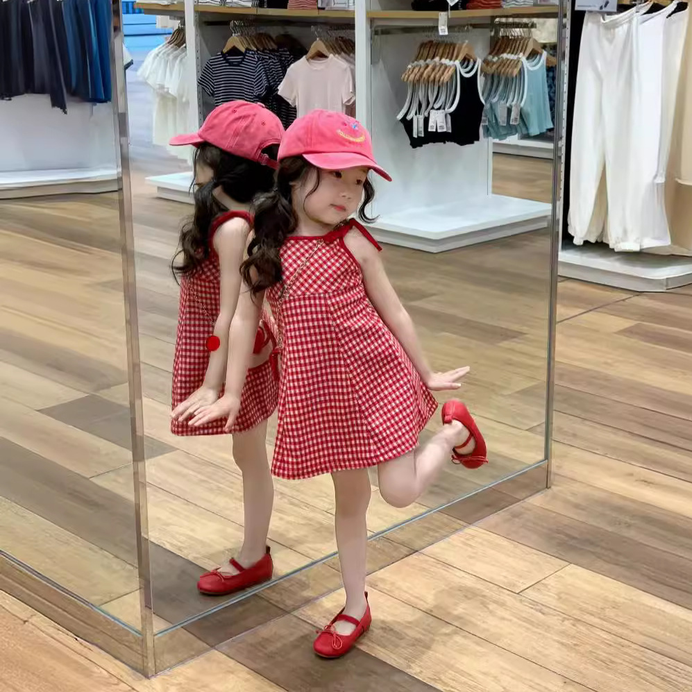 Girls Dress 2024 Summer Dress Girls Fashionable White and Red Plaid Suspender Dress Playful Style Princess Dress