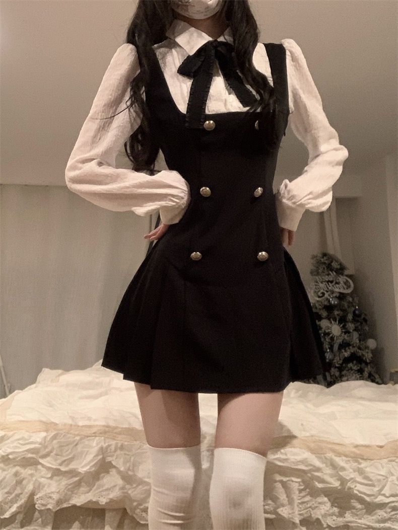 秋季2025年新款女富家千金收腰显瘦学院法式背带假两件连衣裙子女