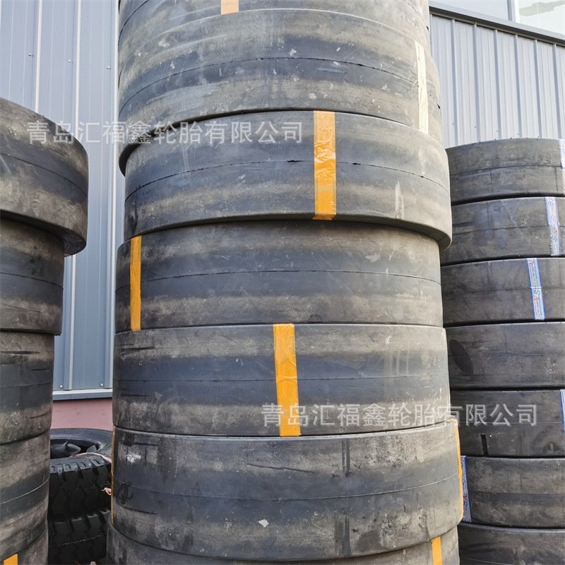 销售汇福鑫光板压路机轮胎 C-1A花纹 11.00-20 1100-20