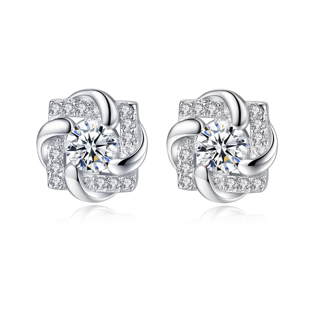 E42 lucky four-leaf clover stud earrings [50 points]
