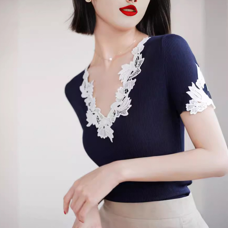 Dazzling You, Yingtou Kangzi's Same Khaki V Neck Lace Splicing Knitwear Short-Sleeved Slimming Look Top