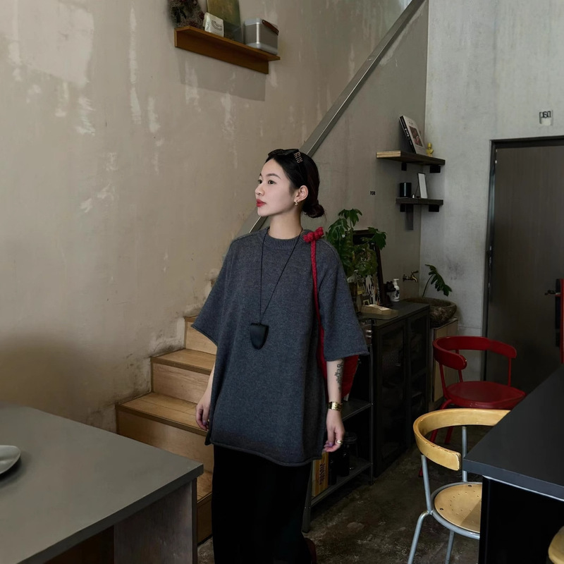 It is worth having a better 2024 for autumn and winter. New Conseil Cashmere Wool Profile Middle Sleeve Sweater