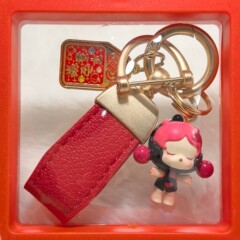 上海限定SP萌え粒の座り方をしています。
