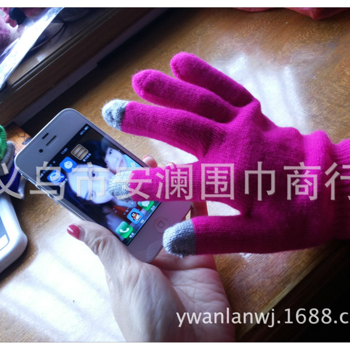 Guantes de punto fabricantes pueden personalizar la pantalla táctil engrosada Guantes Térmicos guantes de pantalla táctil con pelusa en el interior