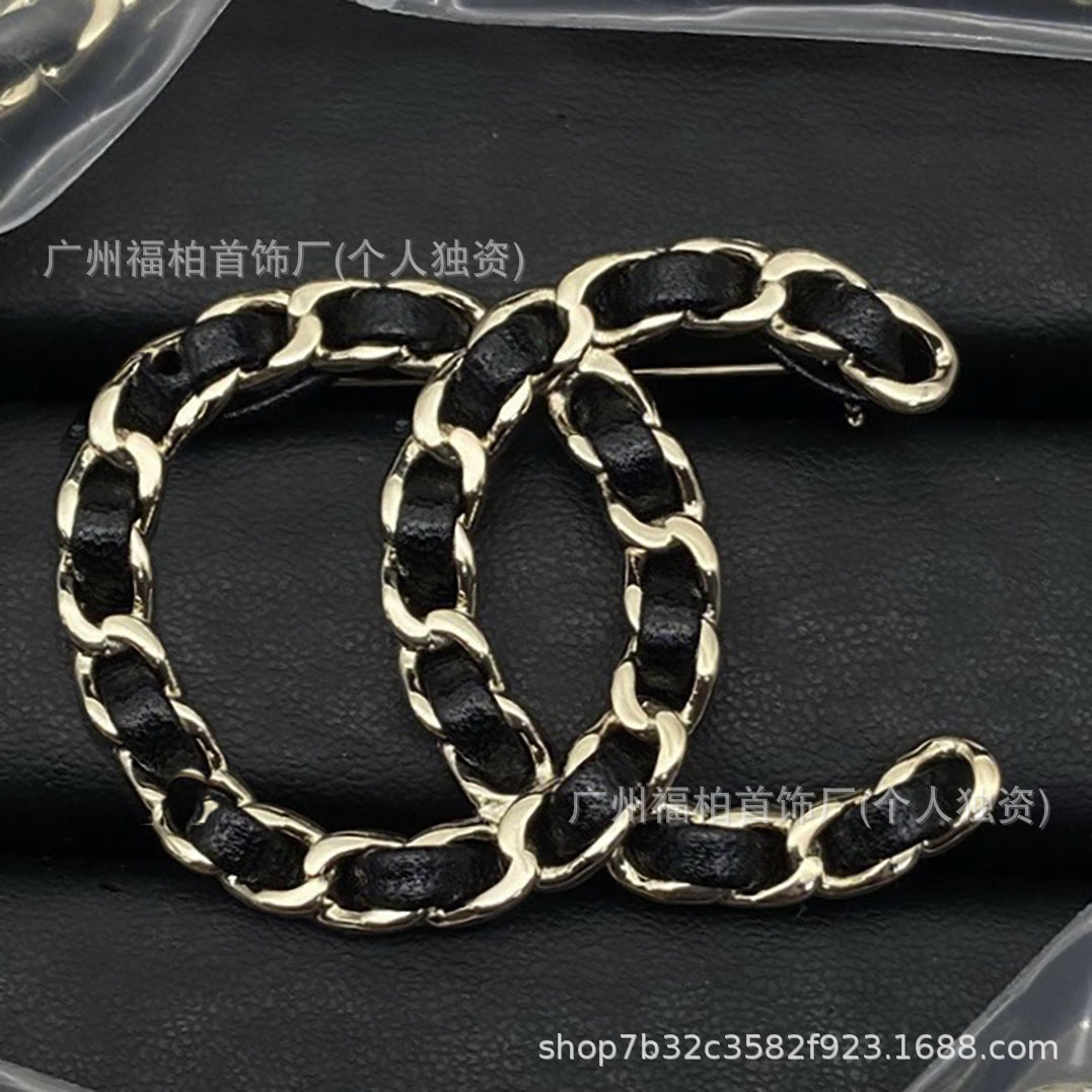 Chanel Double C Fragrance Star Heart Pearl Rhinestone Enamel Brooch Vintage Style High-End Brooch Collection