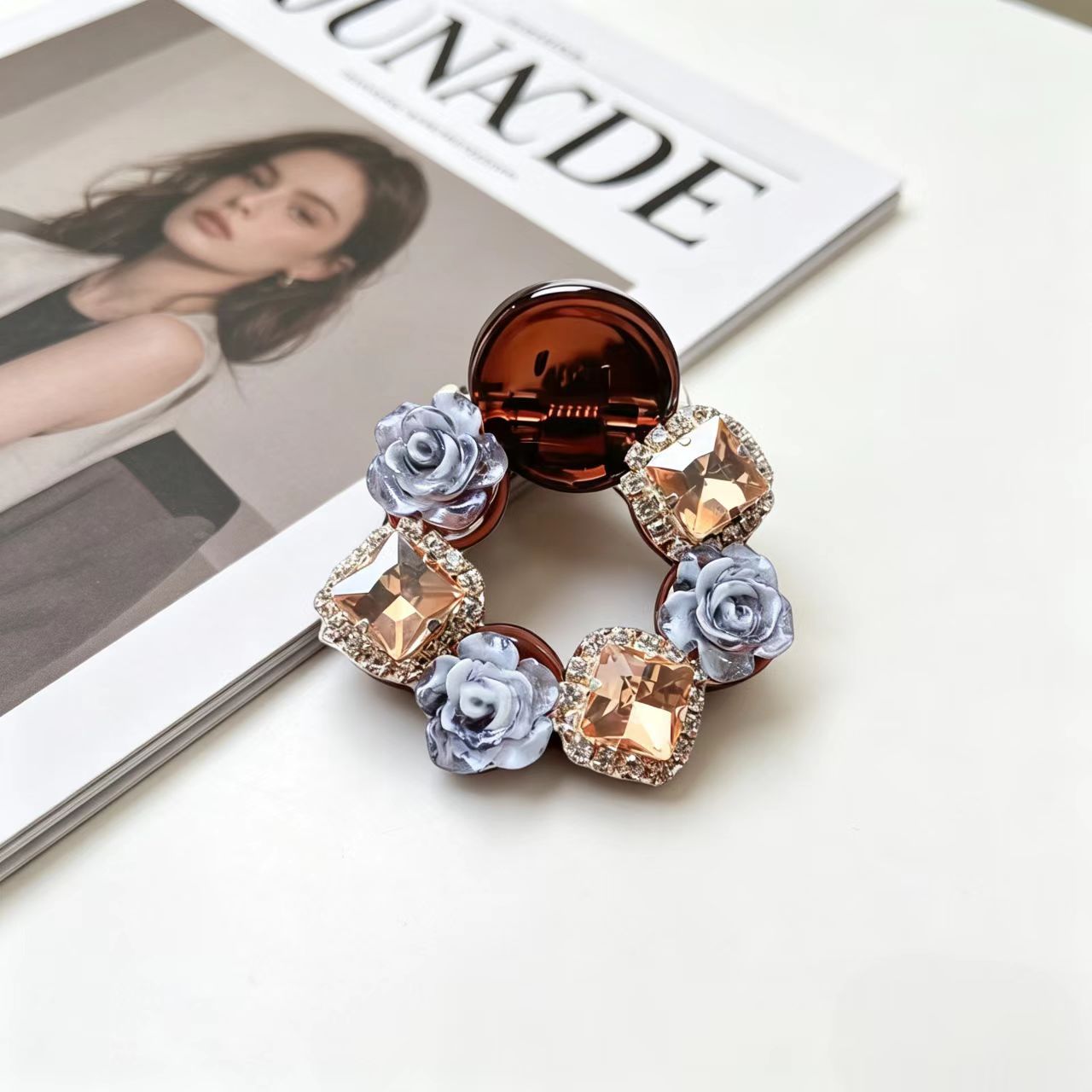 61#【블루】스퀘어 다이아몬드 카멜리아 스몰 라운드【4.5cm】