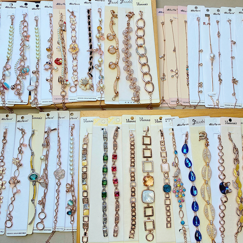 European and American Foreign Trade Style Thick Gold Color Preservation Diamond Set Crystal Bracelet Simple Geometric Flower Women's Metal Style Hand Jewelry European and American Foreign Trade Style Thick Gold Color Preservation Diamond Set Crystal Bracelet Simple Geometric Flower Women's Metal Style Hand Jewelry