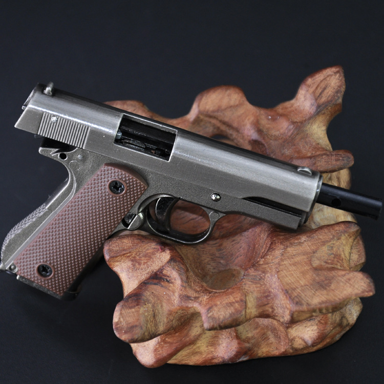 1:3 Colt 1911 4.jpg