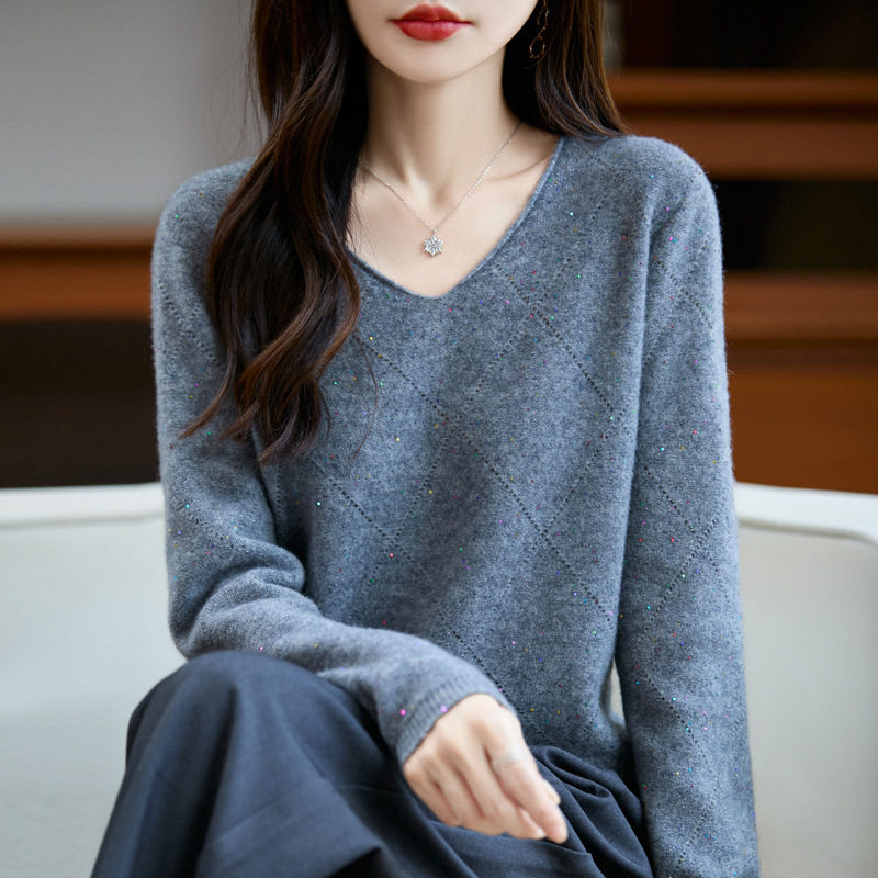 Women's V-Neck 100 Pure Wool Knitted Top Seamless One-Piece Bottoming Shirt with Rolled Edge Cut Out Sequin Design Style