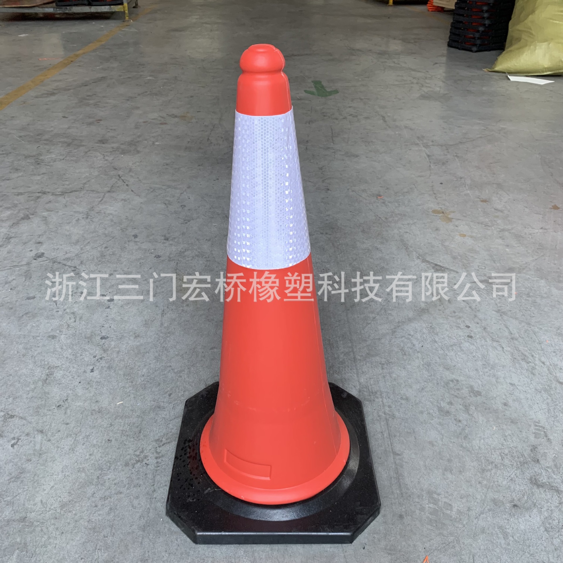 三门宏桥75公分橡胶底座PE路锥塑料路锥