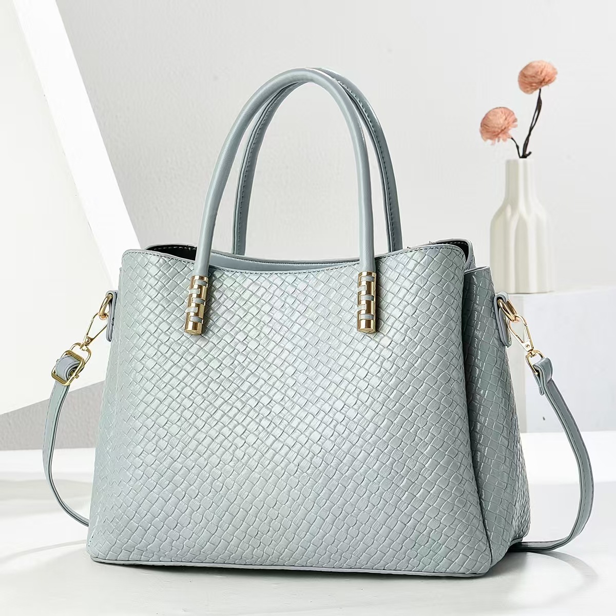 2025 primavera nueva moda todo-fósforo retro de alta gama sentido nicho de gran capacidad mensajero de un solo hombro bolso femenino Tote image 8