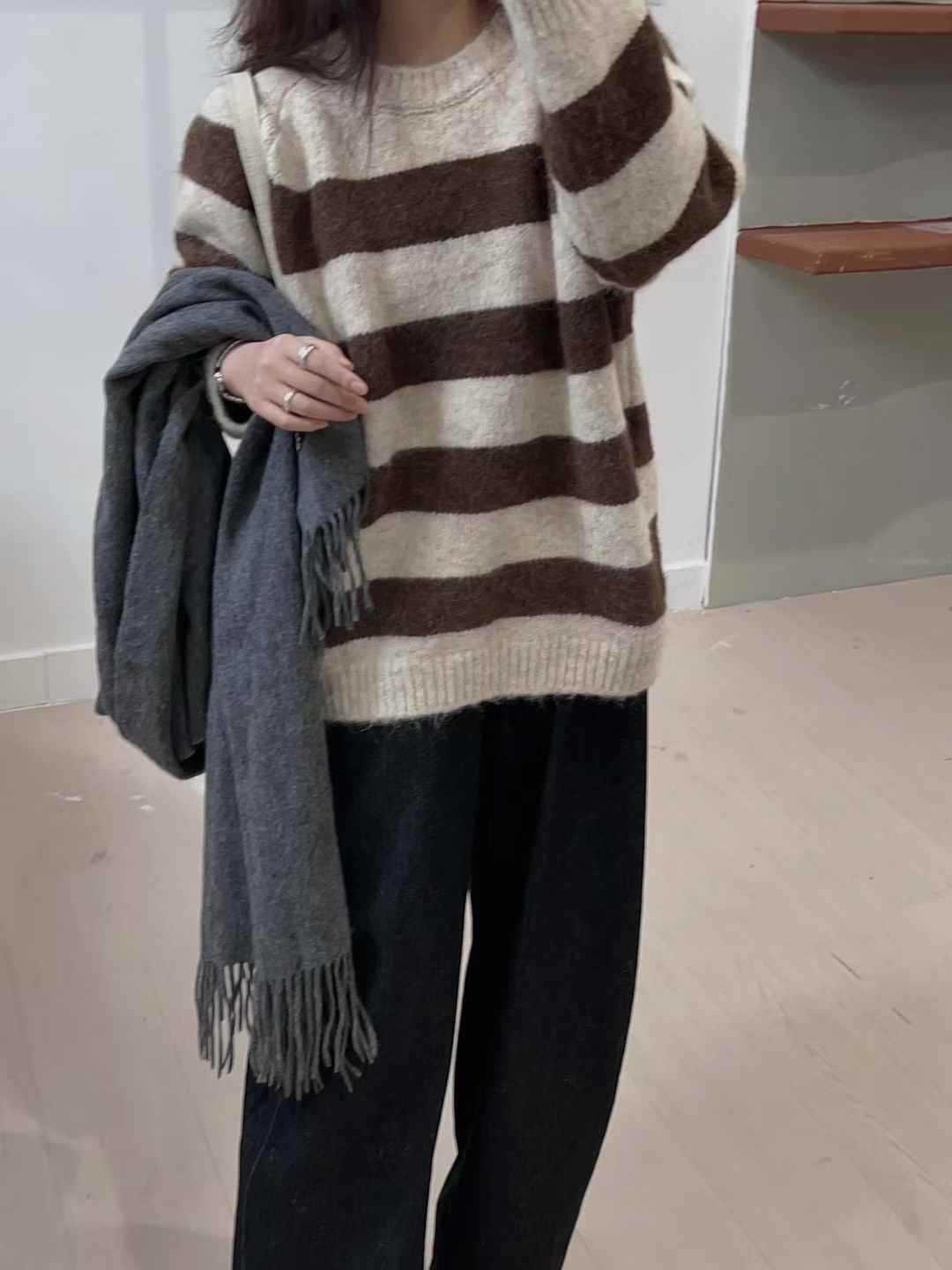 24 invierno Puyuan moda simple y casual, suave, vello de caballo, camiseta de punto ancha a rayas