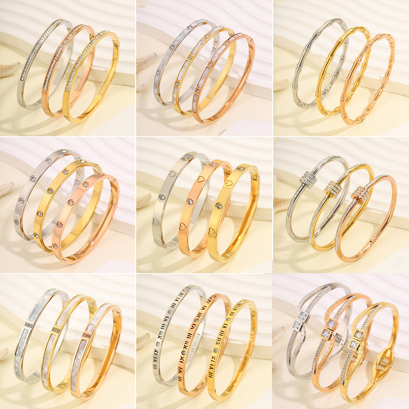Cross-Border Best-Selling Titanium Steel Bracelet That Does Not Fade, High-End Fashion for Women, Popular in Europe and America, Light Luxury Buckle Love Bracelet