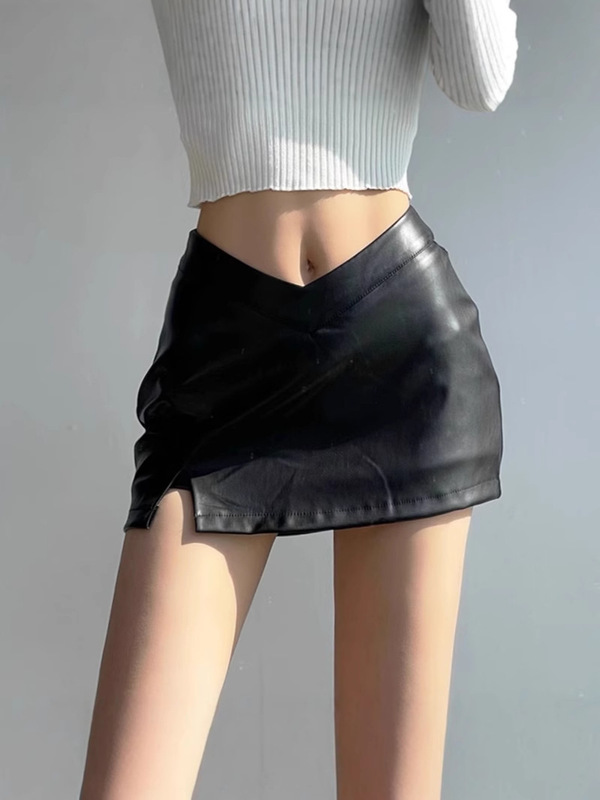 2024 Autumn and Winter Pure Desire Spice Girl Low Waist Skirt Design Sense V Waist Split Anti-running Shorts Leather Skirt Short Skirt