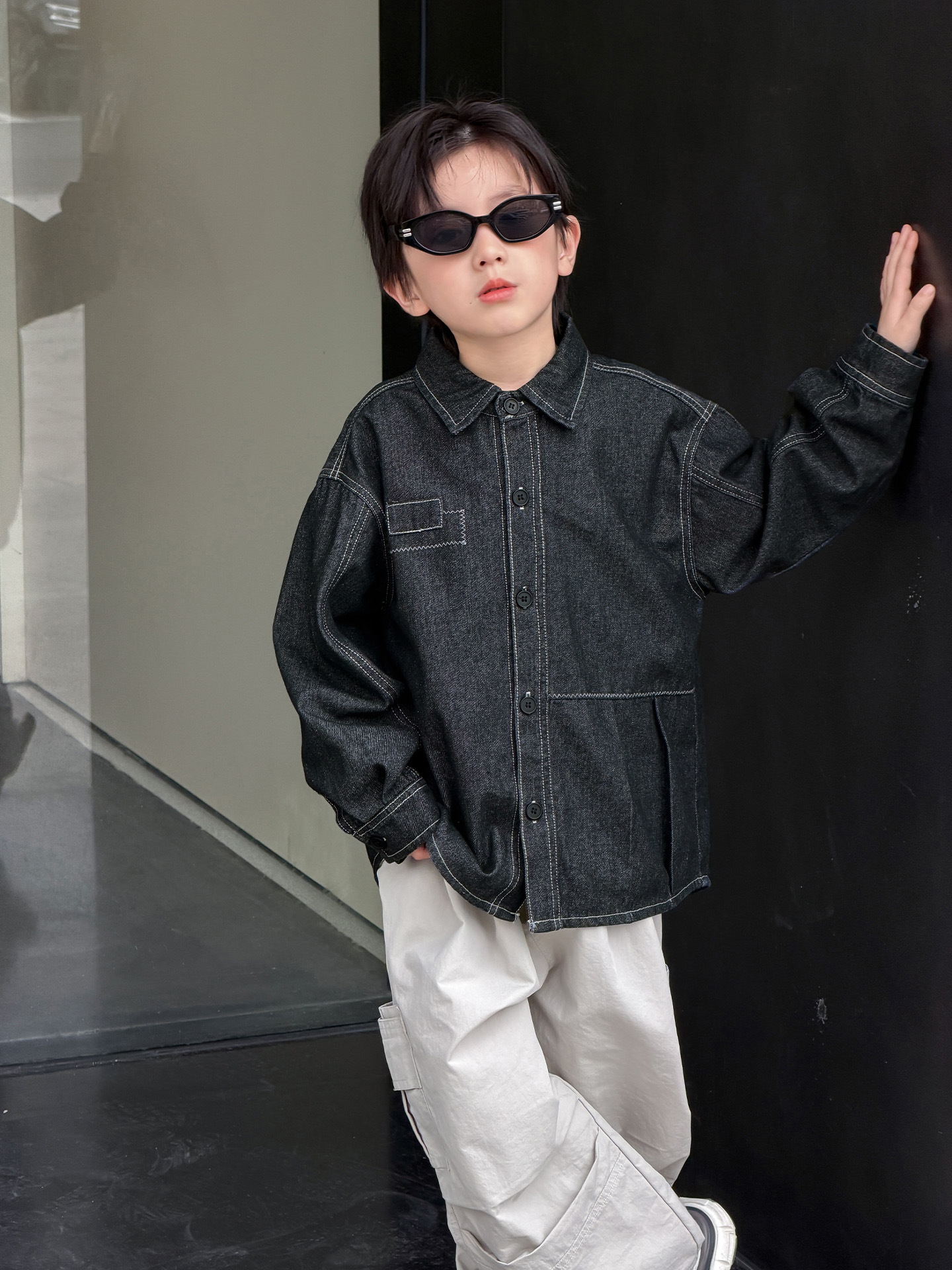 Camisas de vaqueros para niños camisas de manga larga primavera y otoño 2026 primavera nueva chaqueta de niño pequeño chaqueta casual
