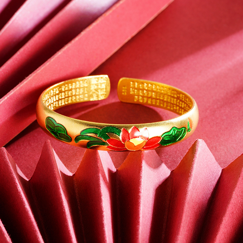 El brazalete de herencia de la antigua ley de oro de arena de Vietnam no se desvanecerá durante mucho tiempo.