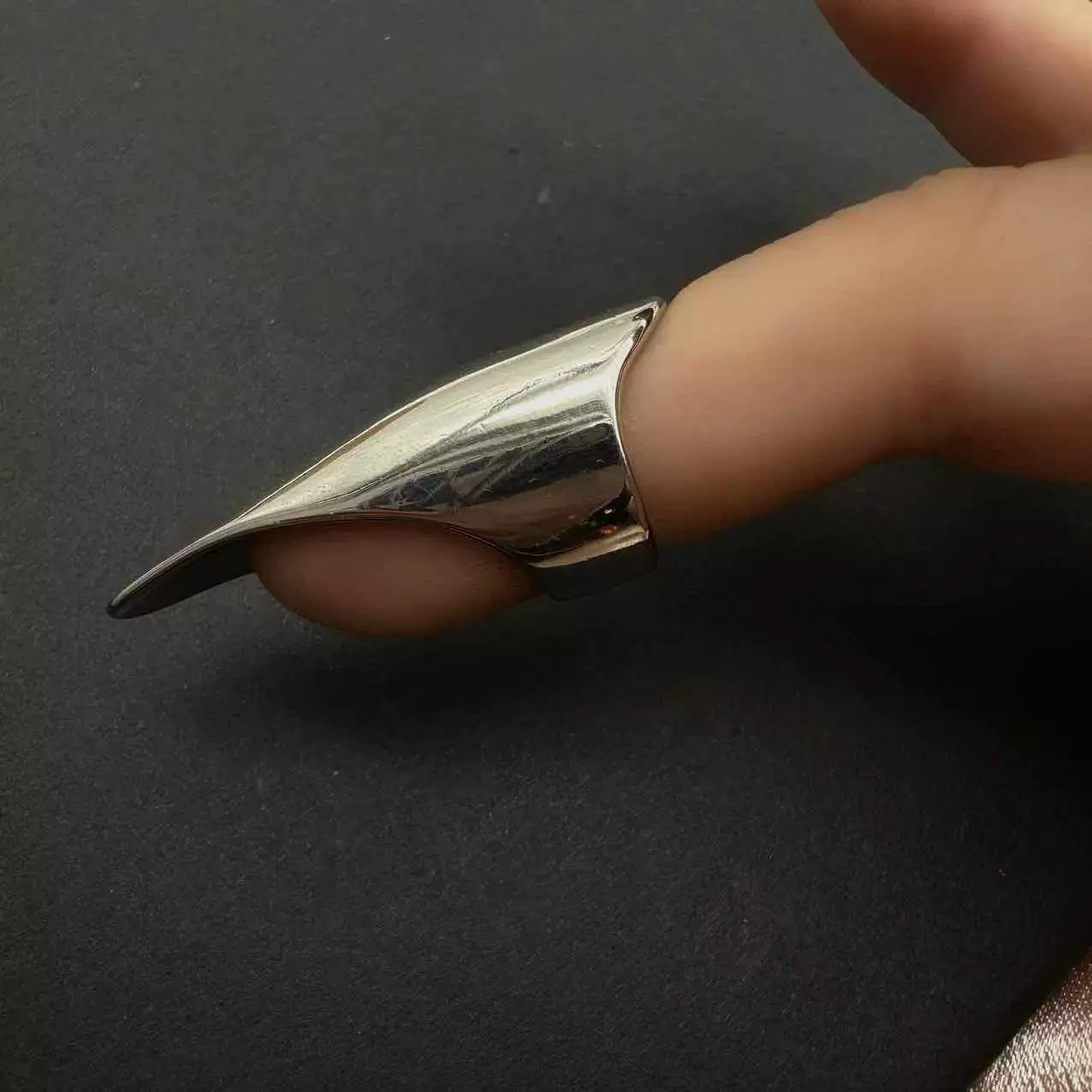 单个超长金属指甲戒指法老ins穿戴甲保护套朋克固定圈口小众戒指