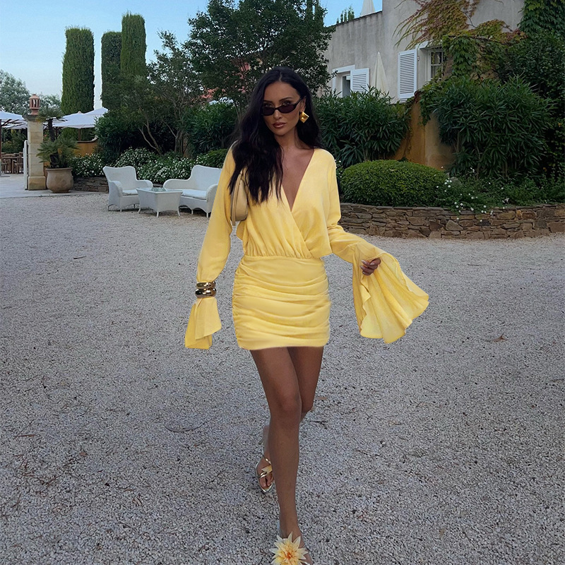 Wq25226 Sexy Deep V-Neck Long-Sleeved Ruched Hip-Hugging Short Skirt for Women Shein New Women's Clothing Hot Girl Dress for Women