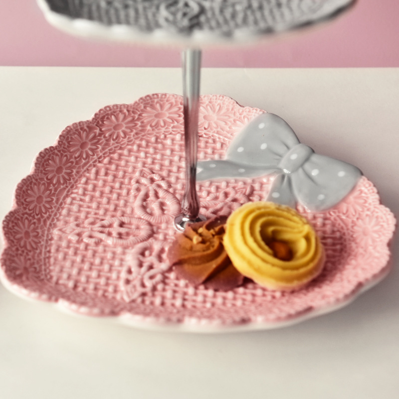 Placa de pastel de doble capa de estilo europeo, delicioso plato de dulces de postre de té de la tarde con ceremonia
