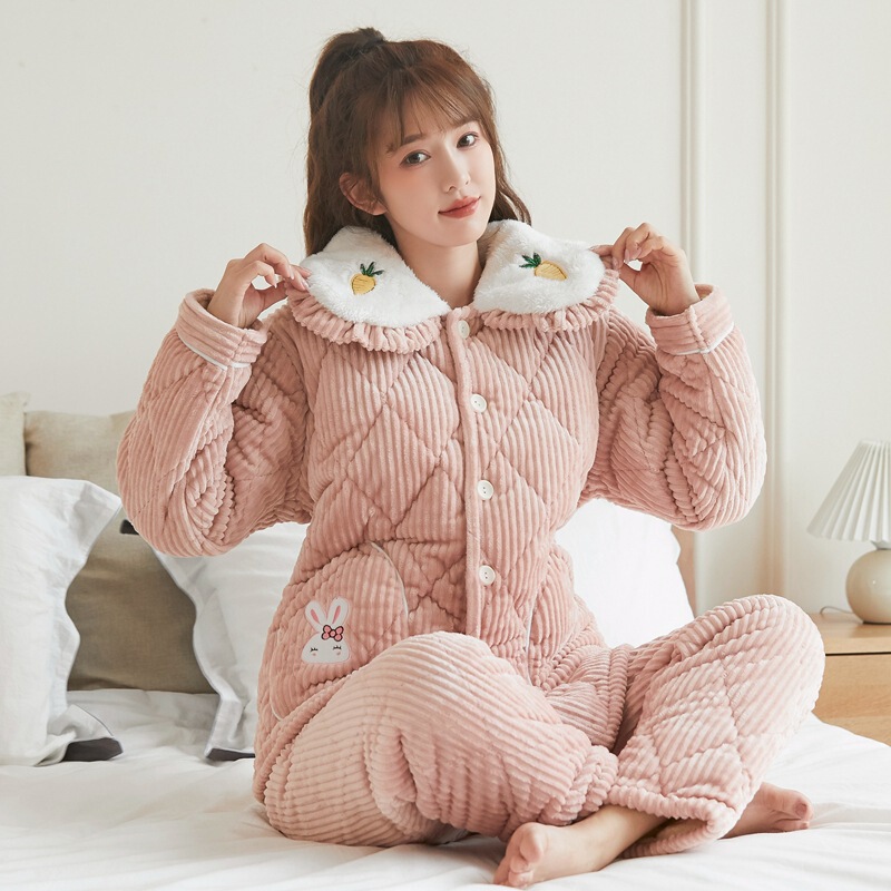 Winter Women's flannel pajamas middle-aged and elderly three-layer quilted pajamas coral fleece home wear suit mom wear