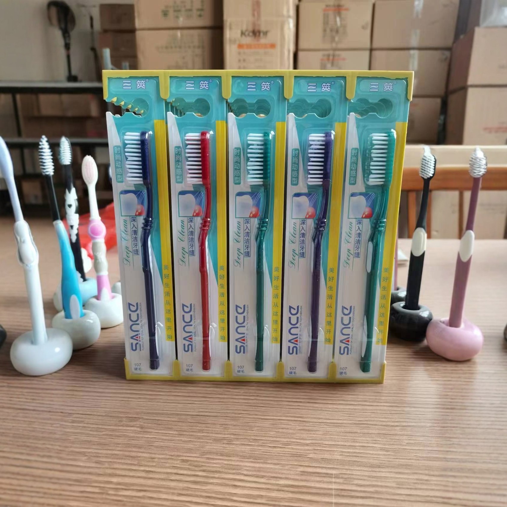 46 tipos de cepillo de dientes - 2 cepillo de dientes de pelo suave para adultos de alta calidad estudiantes decoración doméstica Yiwu pequeños productos básicos al por mayor