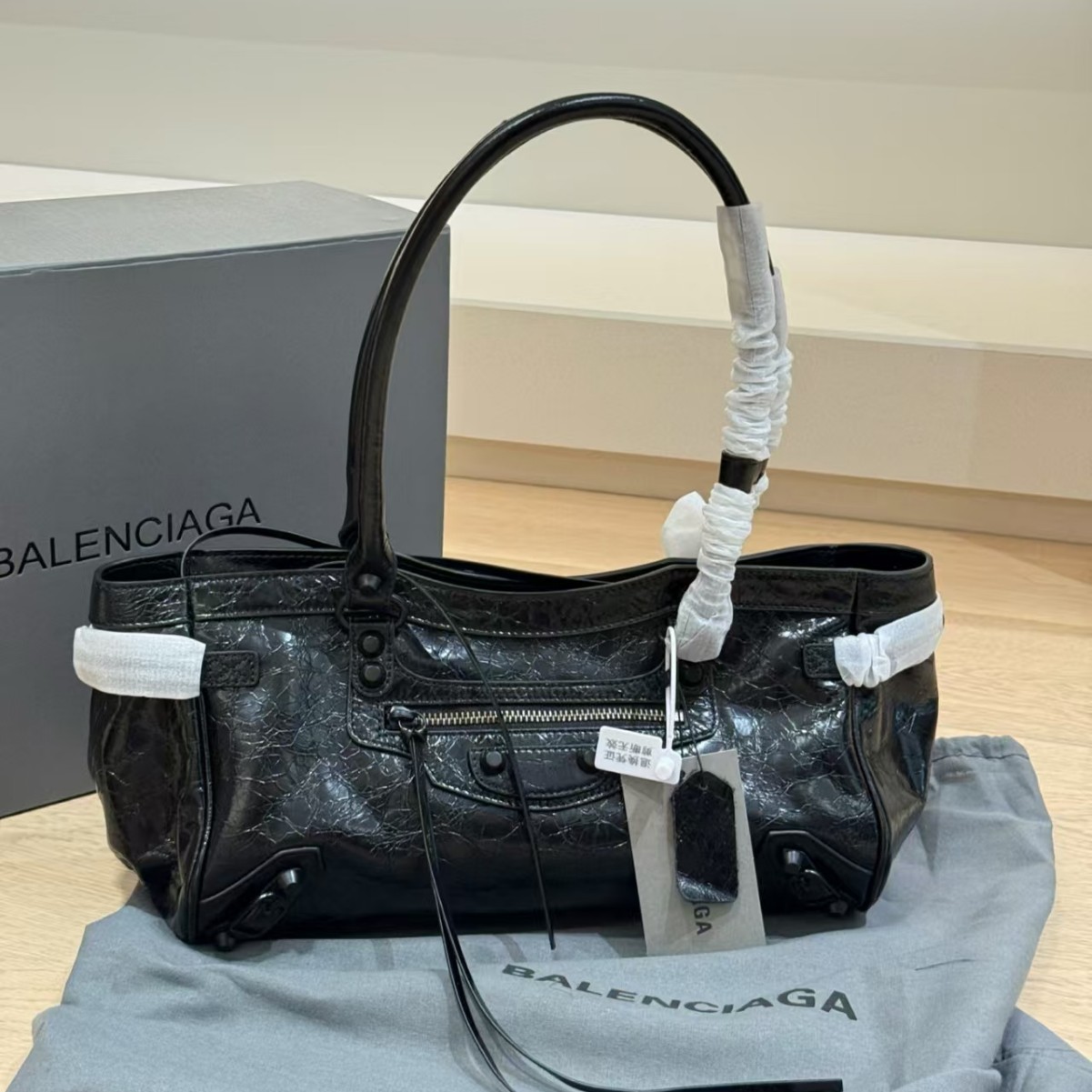 Baja East-West Studded Biker Shoulder Bag For Women - Retro Large Capacity Commuter Handbag - Thumbnail 3