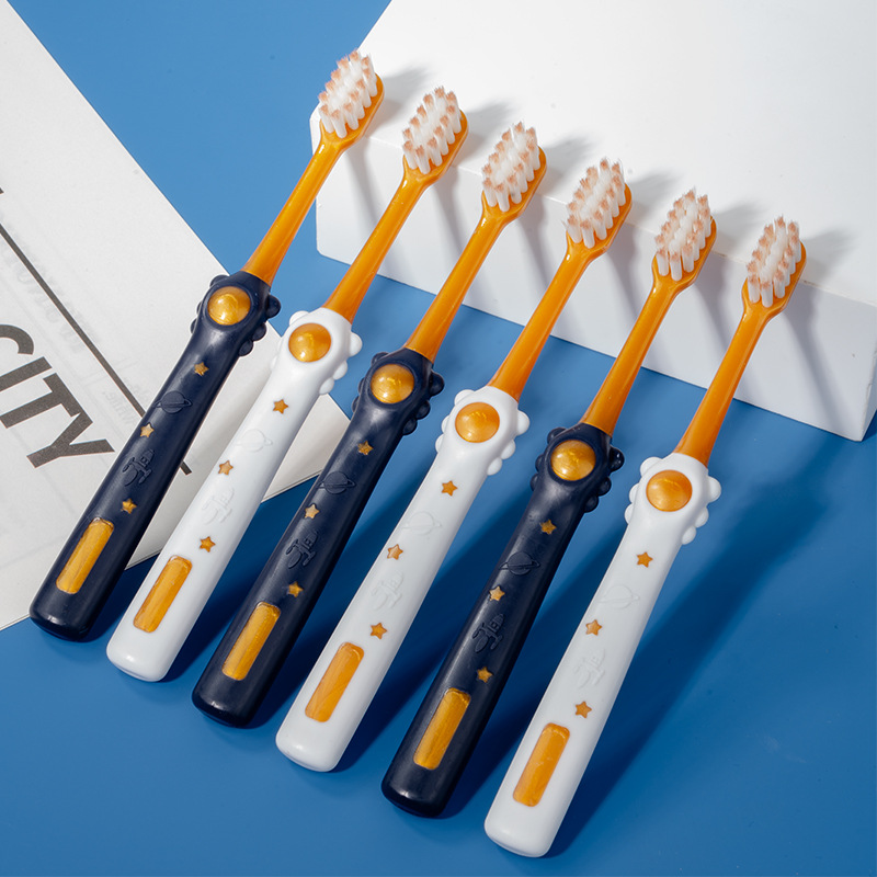 Cartoon Kidsren's Toothbrush for 3-12-Year-Old Babies, Oral Cleaning, Household Soft-Bristled Toothbrush, Fun Astronaut Cartoon Toothbrush