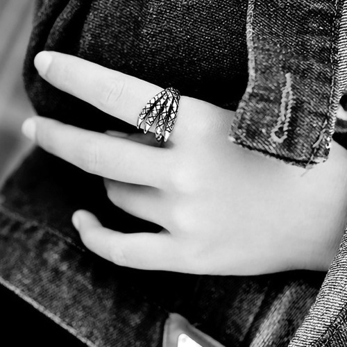 Trendy brand design ring, retro distressed eagle claw ring, men's and women's classic fashion couple's fingertip jewelry