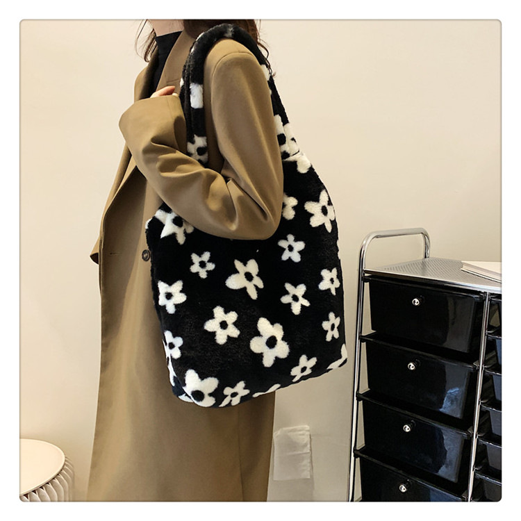 Winter Nieuwe Harige Tas Vrouwen Tas 2023 Mode Grote Capaciteit Vrouwen Schoudertas Zachte Pluche Handtas Vrouwen groothandel_voghion.com