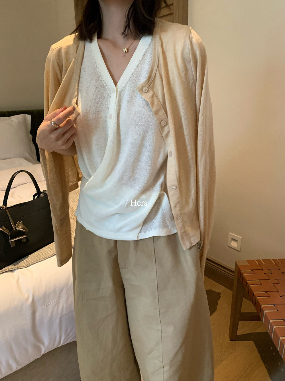 Áo khoác cardigan nữ dệt kim chống nắng cổ tròn tay dài phối màu cơ bản — Hồng sữa, Xám cacbon, màu đen, trắng ngà chi tiết 24