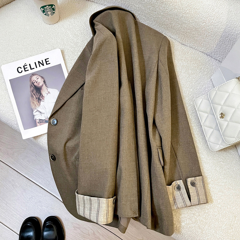 Khaki Striped Cuff Blazer for Women 2026 Spring and Autumn New Korean Style Elegant Niche Design Suit