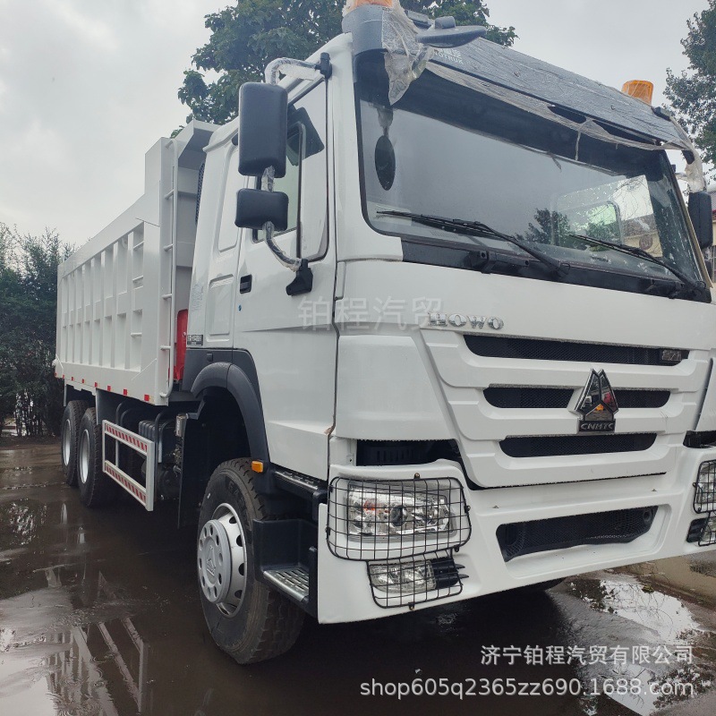 Export of brand new HOWO 371 horsepower dump truck, engineering self-unloading truck, 10-wheel muck truck, construction site earthmoving truck