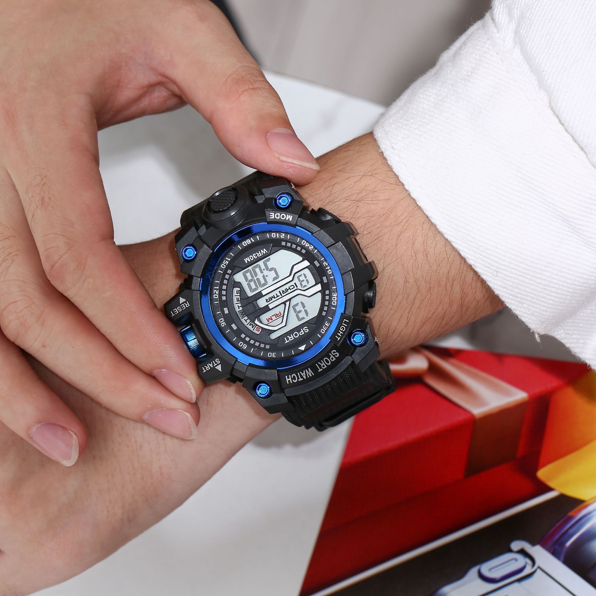 2023 nuevo reloj de moda estudiantes masculinos y femeninos coreanos simples ins deportes adolescentes estudiante de secundaria reloj despertador