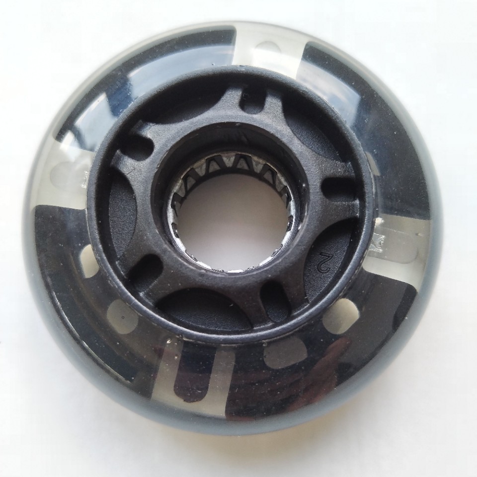 75x24mm三色闪光轮轮滑鞋轮子溜溜车轮毂直排轮脚轮配件