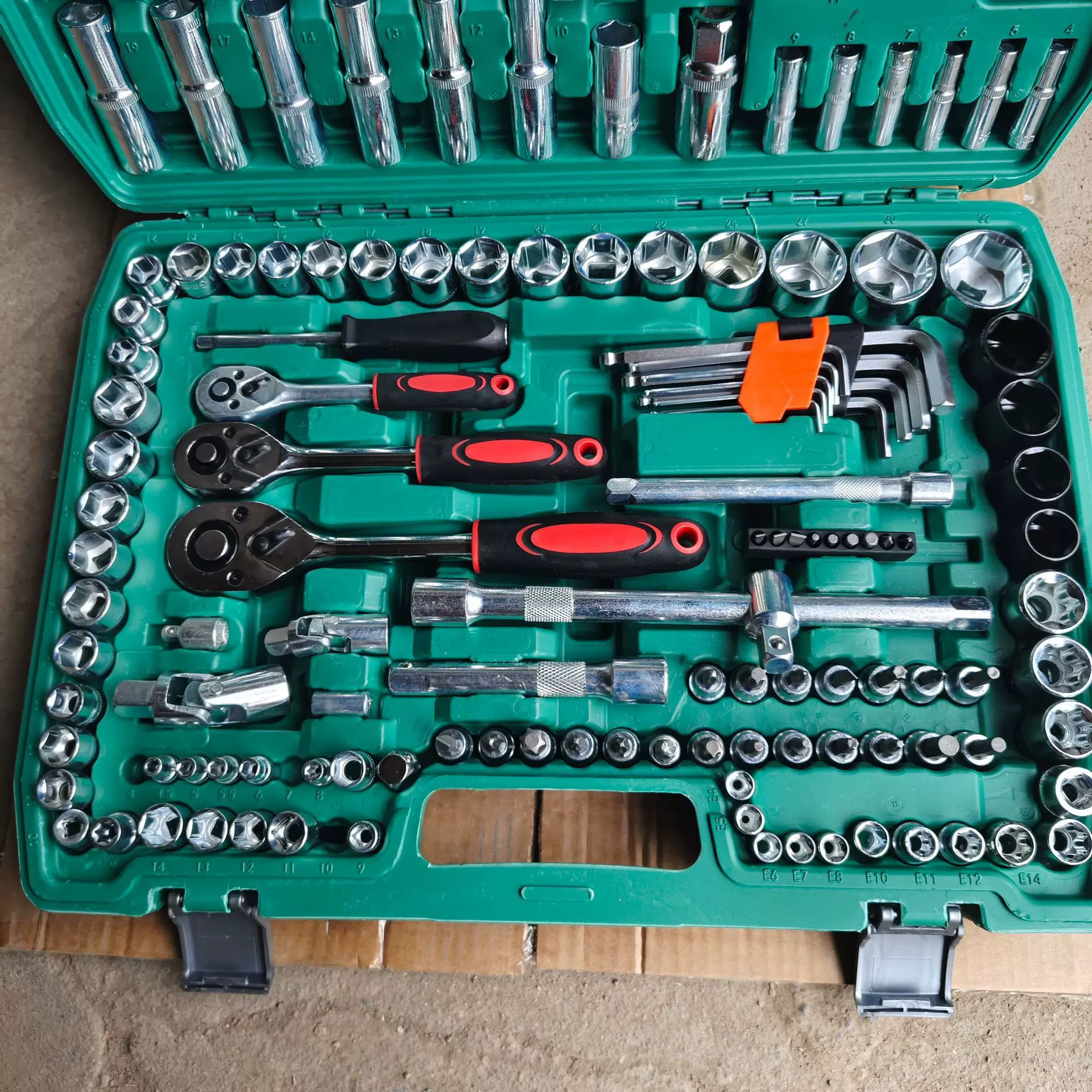 151件套套筒扳手工具套装 万能套管棘轮板手修车 机修组合工具