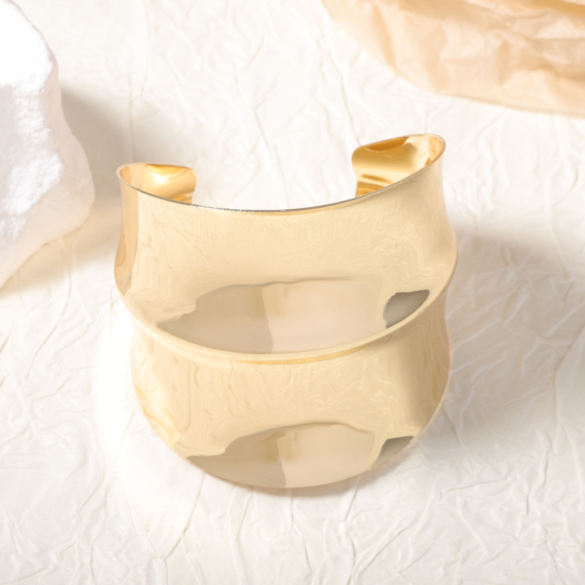 Estilo Vintage Estilo Clásico Irregular Color Sólido Metal Brazaletes Venta Al Por Mayor display picture 2