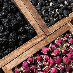 Beijing Tong Ren Tang Black Goji Berry Mulberry Rose Tea, Factory Wholesale Overtime Tea with Goji Berries in Tea Bags