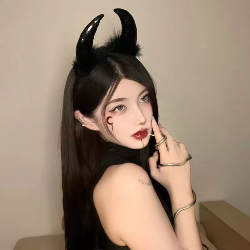 ハロウィーン悪魔の頭のカチューシャの役は暗い精霊の悪魔の牛の角を演じてカチューシャを飾ります。|undefined
