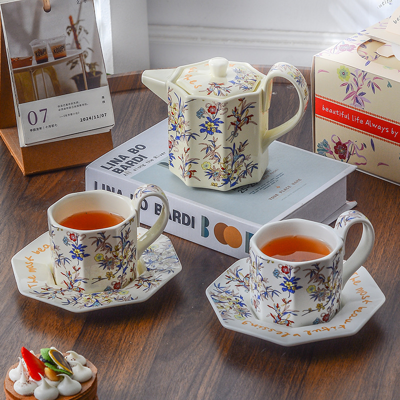 Pequeña flor floral pequeña flor de brocado taza de café platillo tetera estilo pastoral fresco francés una taza un plato regalos