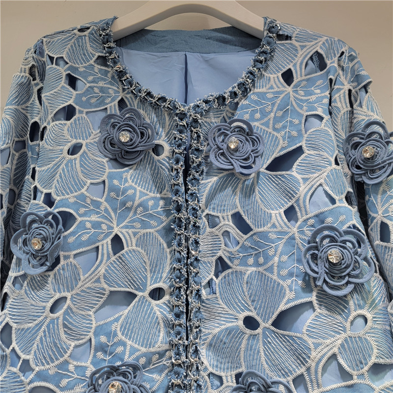 A principios de primavera pequeña chaqueta de viento fragante 2026 nueva moda vacío bordado corto chaqueta de vaquero de mujer
