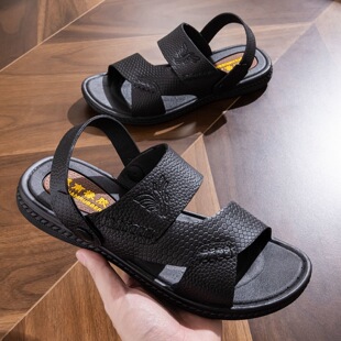 ɳ����Ь����һ�w��׷�ˮ�ļ����e�¿���ʿӲ����Ь�⴩ɳ��Ь