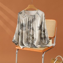 2025春新款桑蚕丝衬衣设计感小众真丝碎花小衫圆领丝滑洋气上衣女