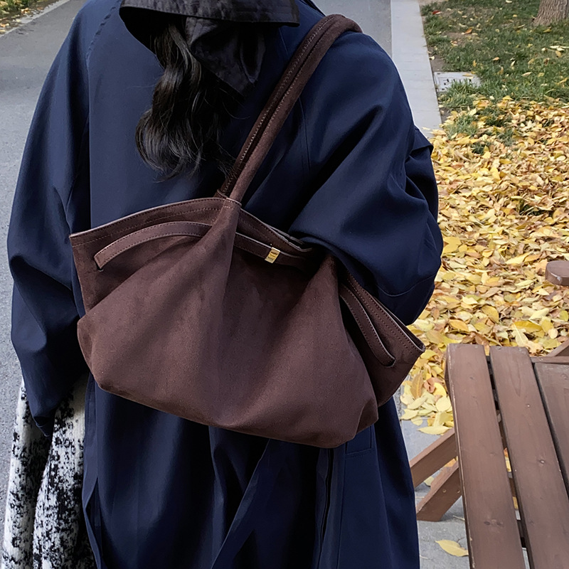 Cross-Border Women's Luxury Large Capacity Commuter Tote Bag, Niche Design Suede Underarm Shoulder Bag - Thumbnail 3