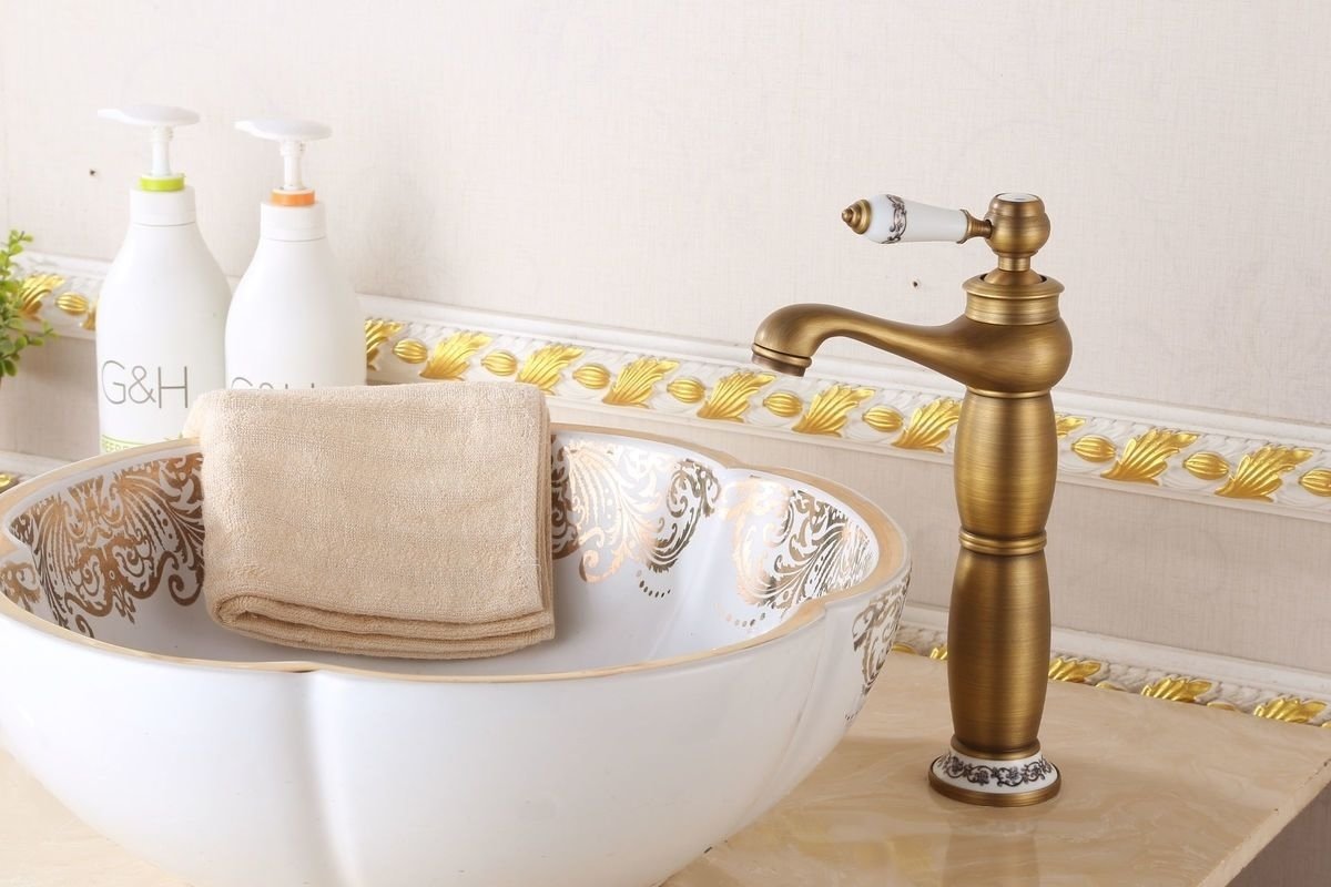 All-copper European-style antique washbasin faucet, retro bathroom cold and hot water mixing valve, single hole for household bathroom washbasin undefined
