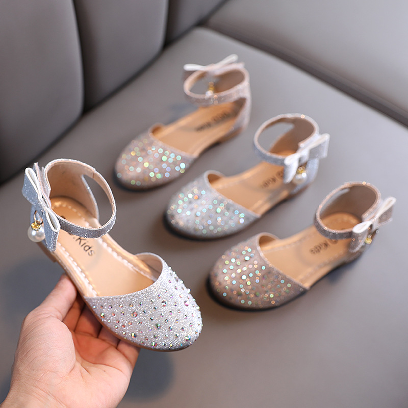 Zapatos de cuero para niños 2021 primavera nuevo estilo coreano Zapatos de una sola capa para niñas Pearl Rhinestone zapatos de princesa lindos para niños pequeños