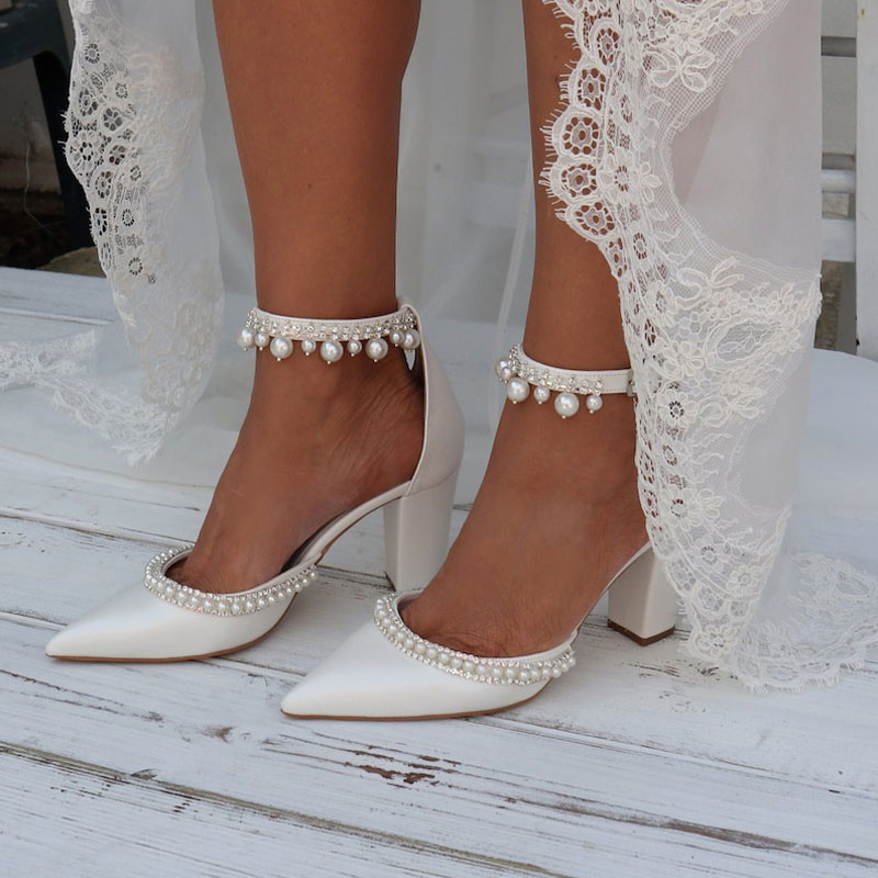 Cross-border pointed white wedding shoes high heels thick heel sexy pearl decoration European and American style foreign trade plus size women's shoes wholesale