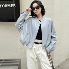 ヨーロッパの高級ブループロテインレザージャケット女性のための 2025 春と秋の新しいバットスリーブ pu ショートジャケット小柄な人向け