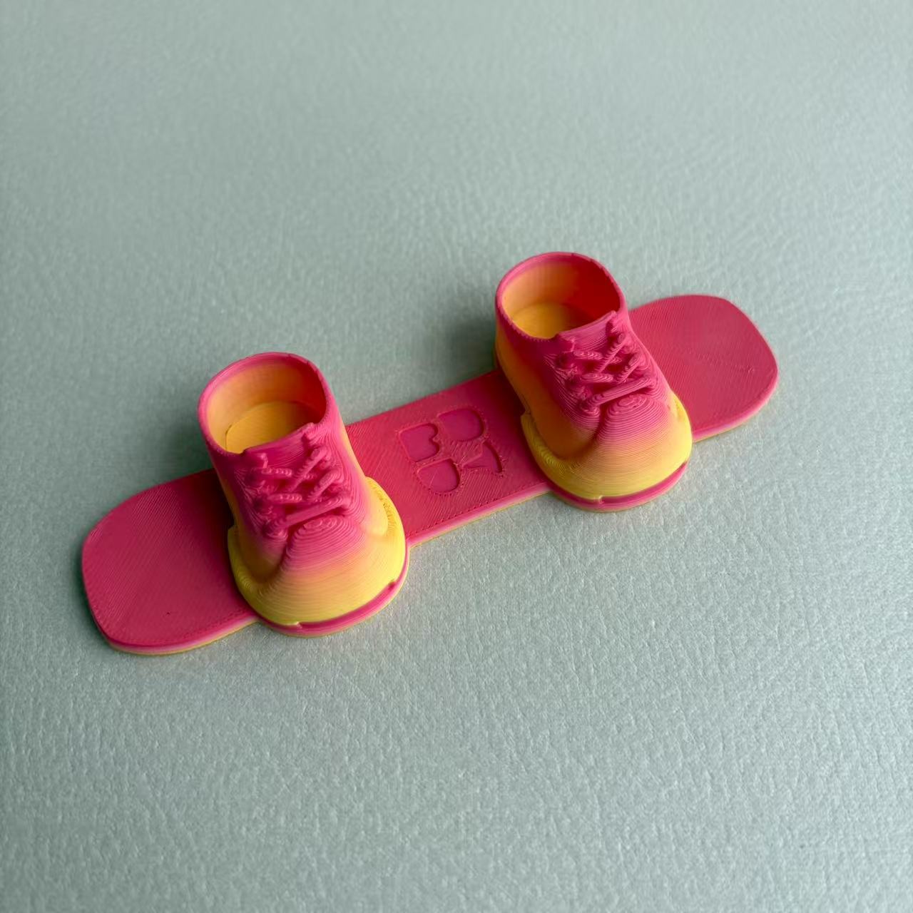 Explosiva transfronteriza labubu17 cm tela tela tela de tela tela de tela de snowboard con impresión 3d accesorios de tabla de snowboard adornos colgantes de juego de moda