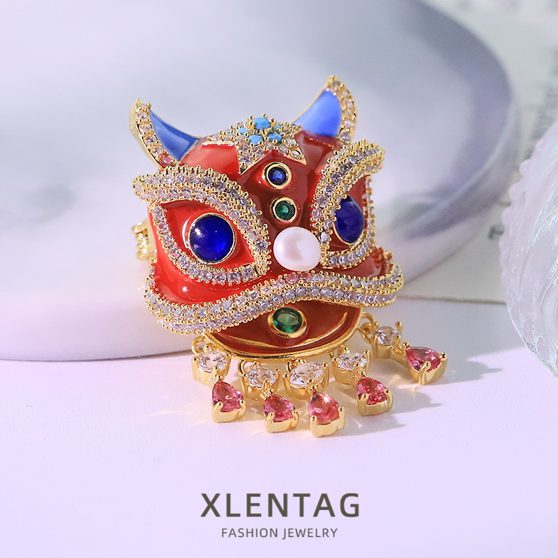 Estilo nacional original perla natural despierta león broche mujer retro diseño sensación suéter broche joyas hechas a mano al por mayor